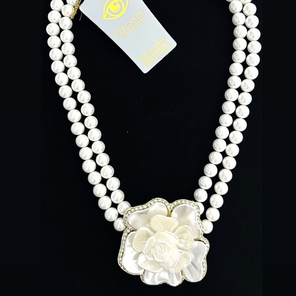 NWT ⚜️🤍⚜️ Eye Candy Gorgeous Mother of Pearl Rose two strand Statement - Picture 8 of 9